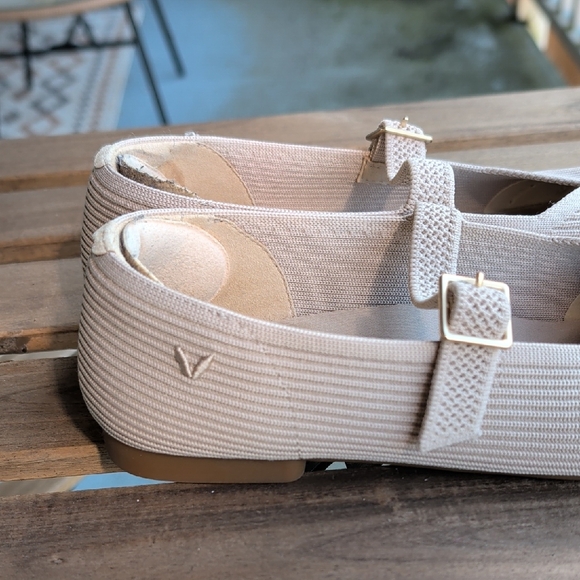 Vivaya Women's Beige Corduroy Flats - Picture 3 of 4